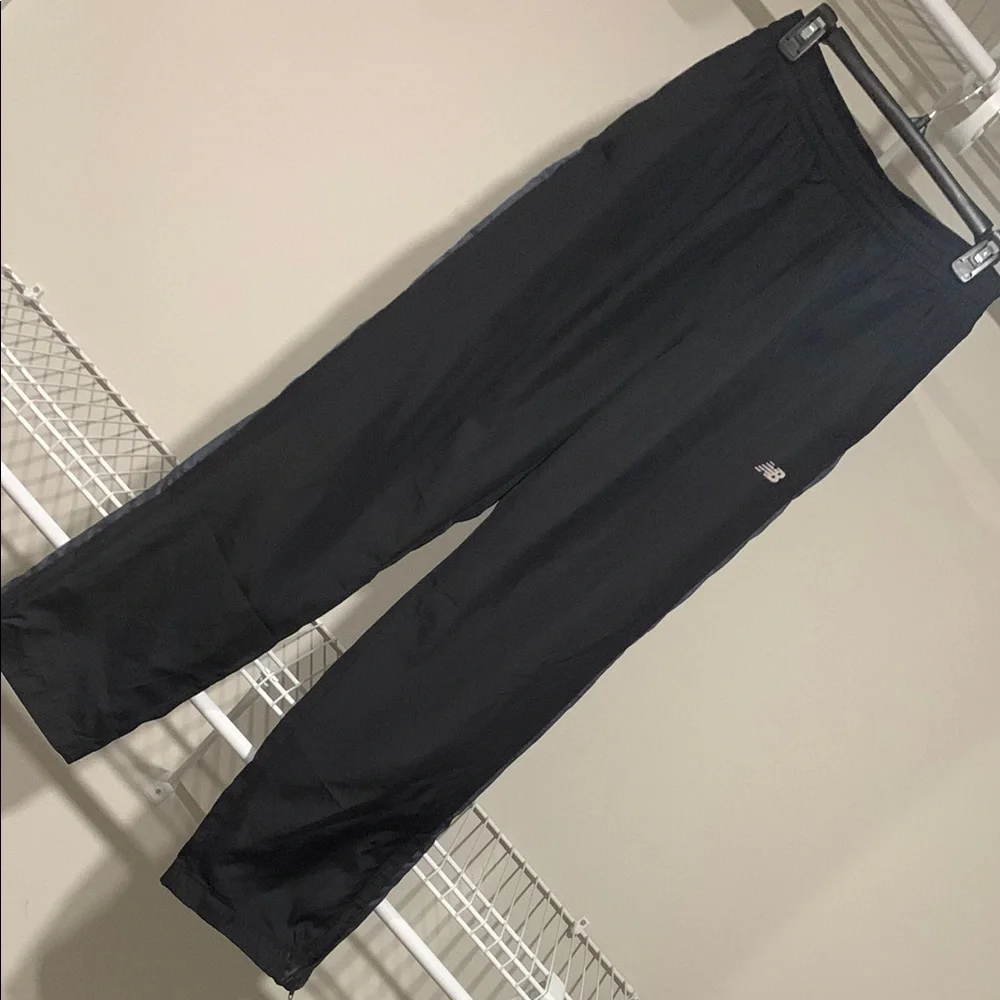 New Balance Black Sweatpants with Relaxed Fit - Picture 3 of 5